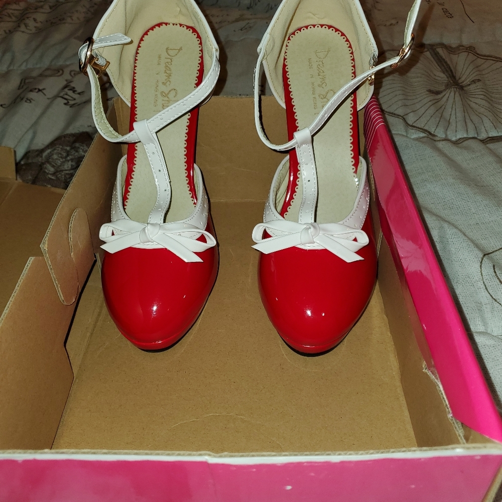Shoes - Picture 2 of 5